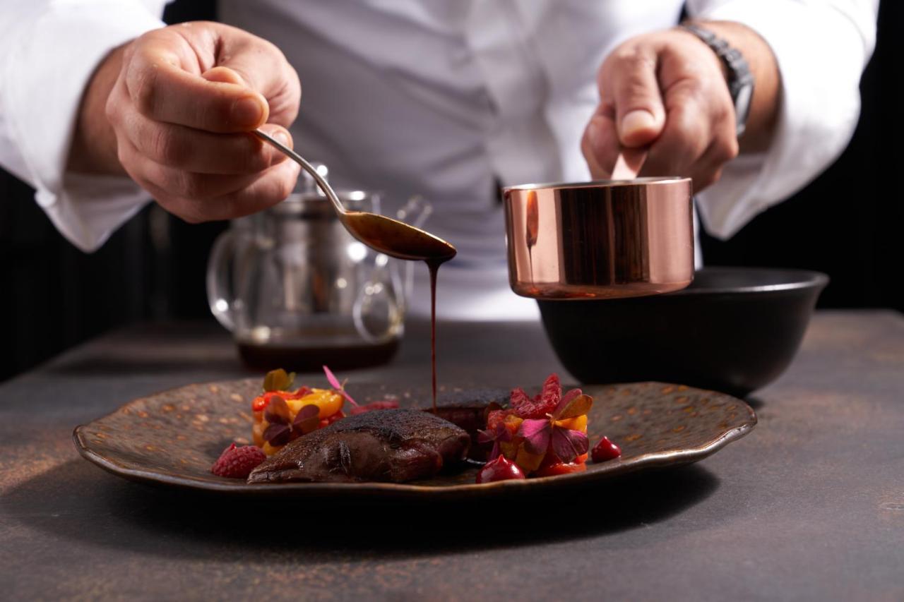 Logis Hotel - Restaurant Maison Claude Darroze Langon  Εξωτερικό φωτογραφία