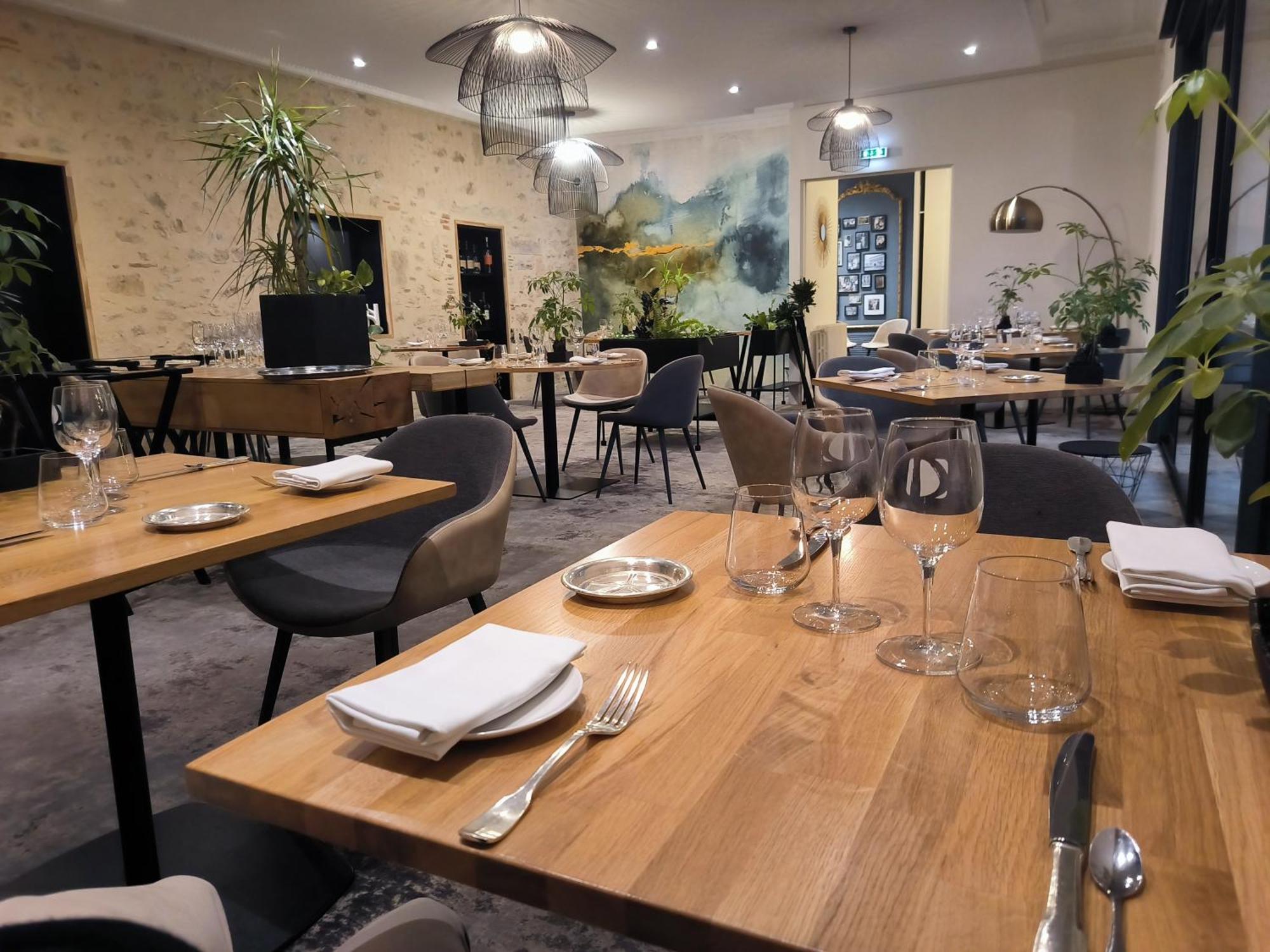 Logis Hotel - Restaurant Maison Claude Darroze Langon  Εξωτερικό φωτογραφία