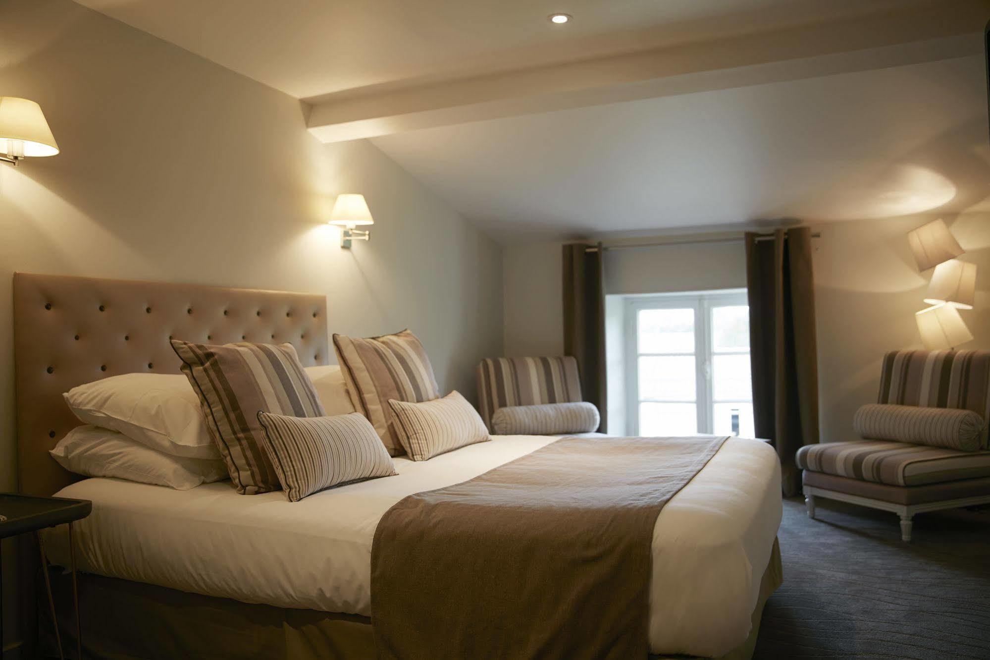 Logis Hotel - Restaurant Maison Claude Darroze Langon  Εξωτερικό φωτογραφία